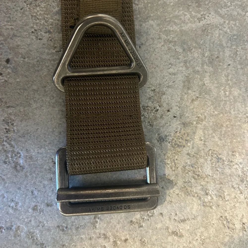 Men’s Wolf tactical tan belt size small. Fits size 28”-33”. - Picture 8 of 11